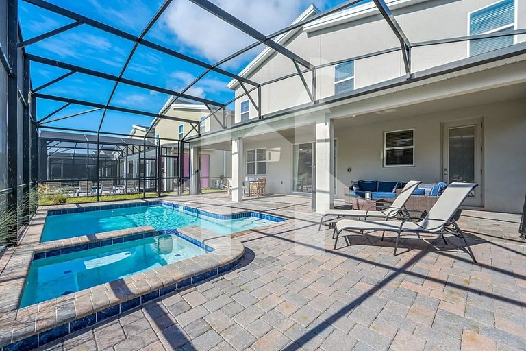 Vacation Home Near Disney, 9 bedrooms