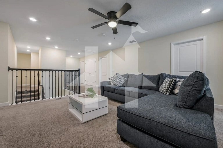 Vacation Home Near Disney, 9 bedrooms
