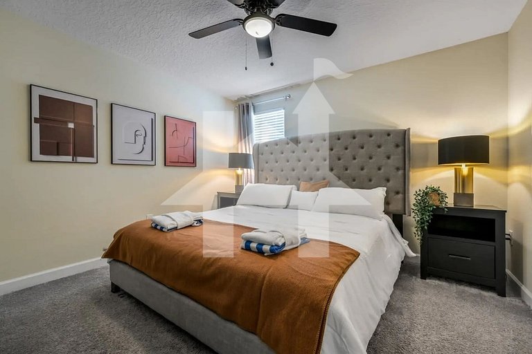 Vacation Home Near Disney, 9 bedrooms