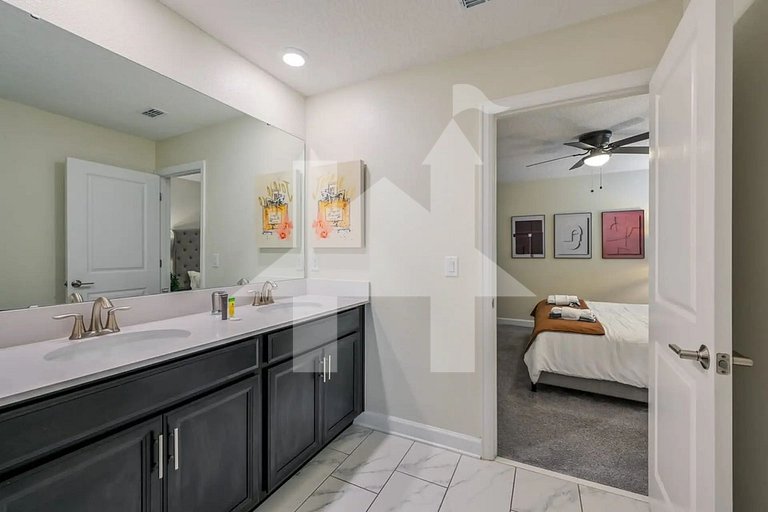 Vacation Home Near Disney, 9 bedrooms