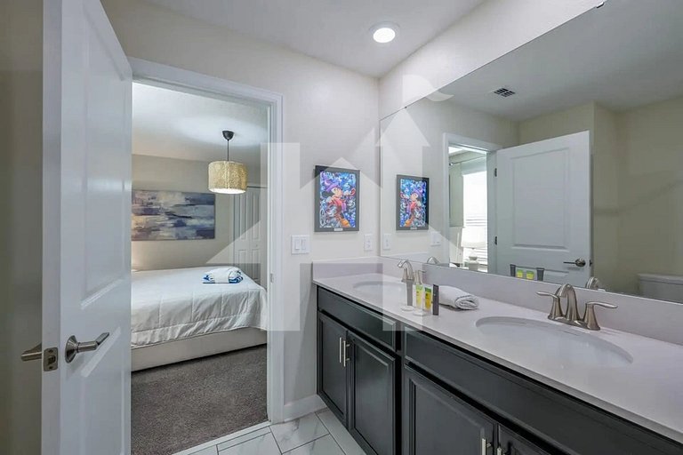 Vacation Home Near Disney, 9 bedrooms