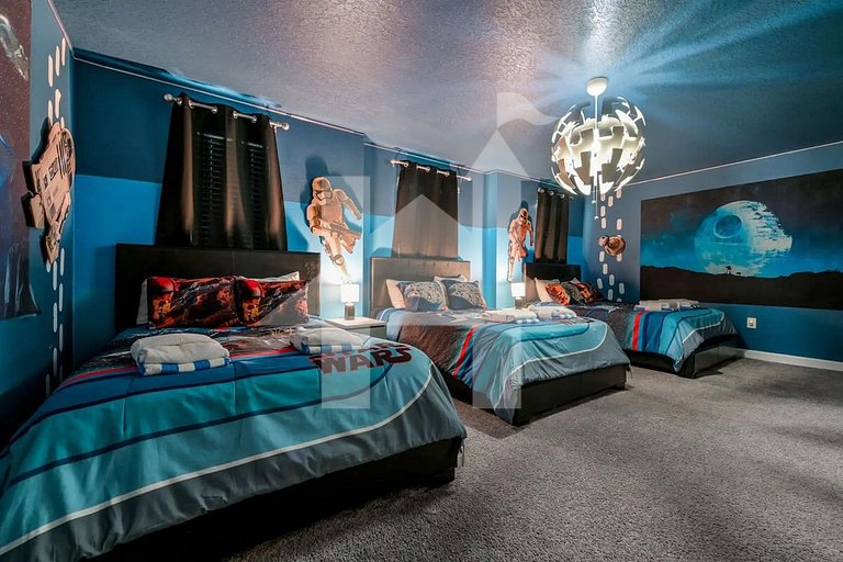 Vacation Home Near Disney, 9 bedrooms
