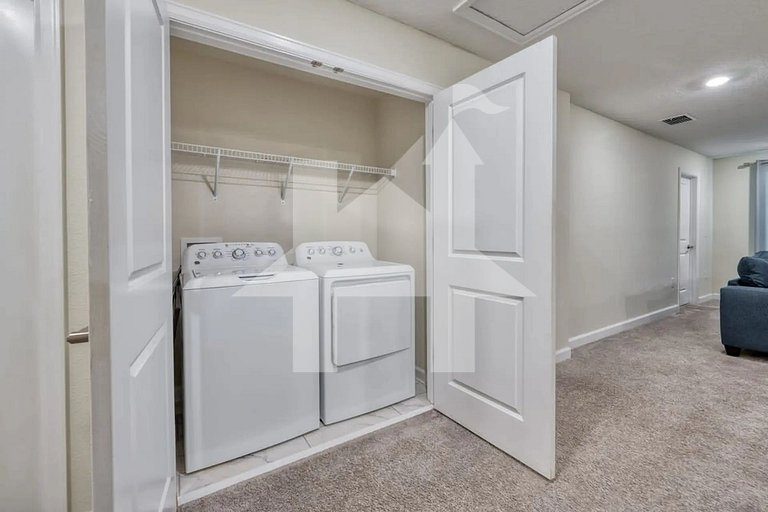 Vacation Home Near Disney, 9 bedrooms