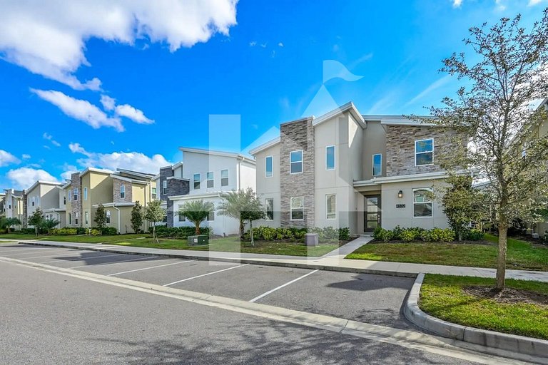 Vacation Home Near Disney, 9 bedrooms