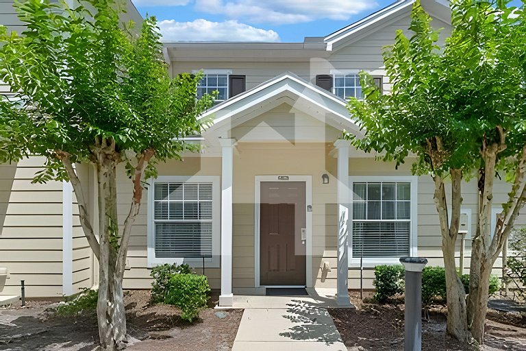 Relaxing 3-Bedroom Getaway in Lucaya Village