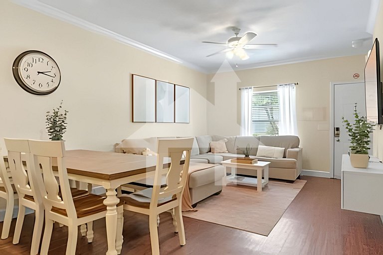 Relaxing 3-Bedroom Getaway in Lucaya Village