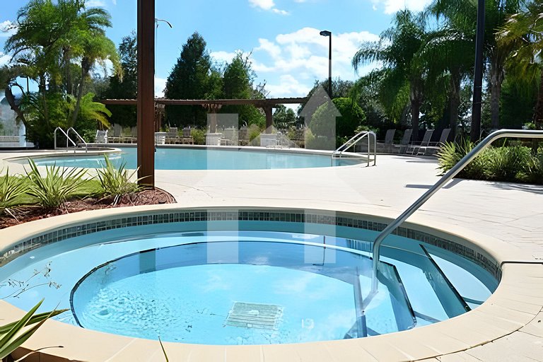 Relaxing 3-Bedroom Getaway in Lucaya Village