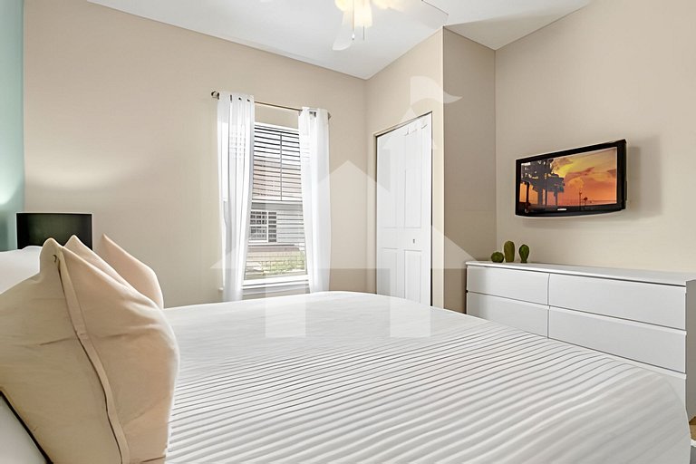 Relaxing 3-Bedroom Getaway in Lucaya Village