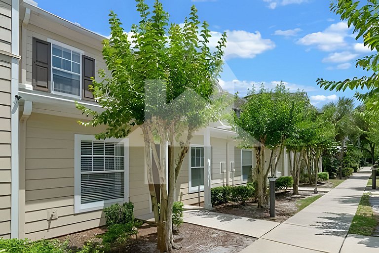 Relaxing 3-Bedroom Getaway in Lucaya Village