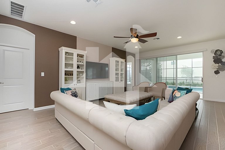 MMC - 4520 · 9BR Disney Home w/ Pool, Spa & Theater Room