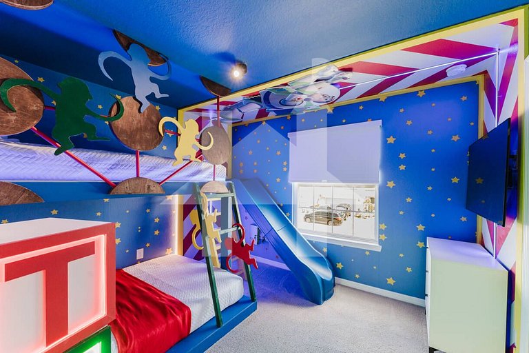 5BD Disney Villa w/ Game Room, Pool & Themed Rooms