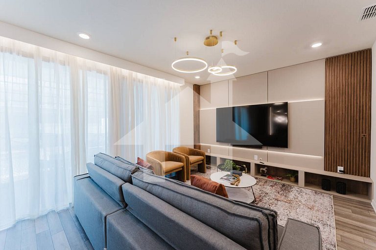 5BD Disney Villa w/ Game Room, Pool & Themed Rooms