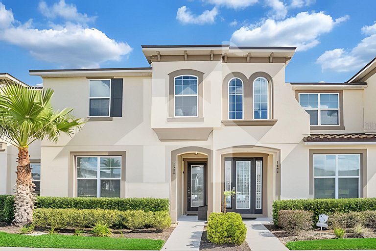 4U - SL1598 · 5BD/4.5BA Luxury Solara Resort
