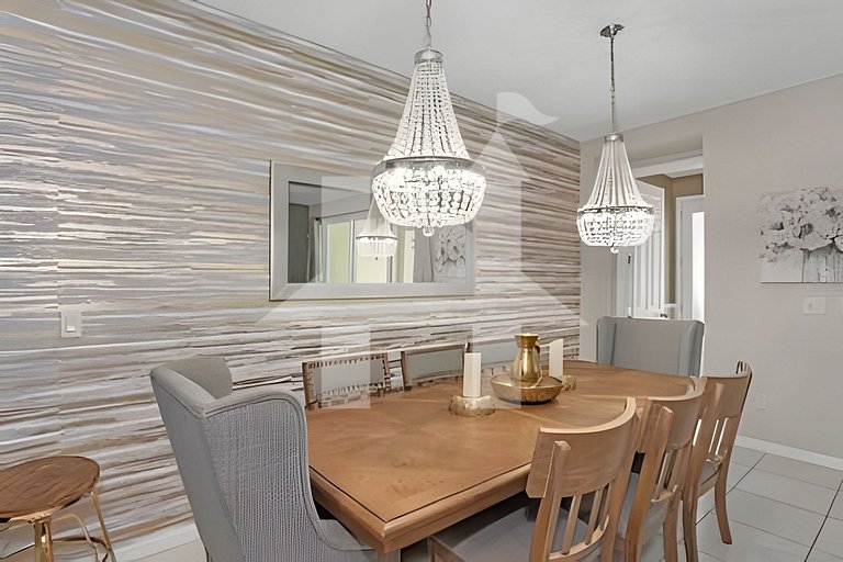Vacation Home Near Disney, 5 bedrooms