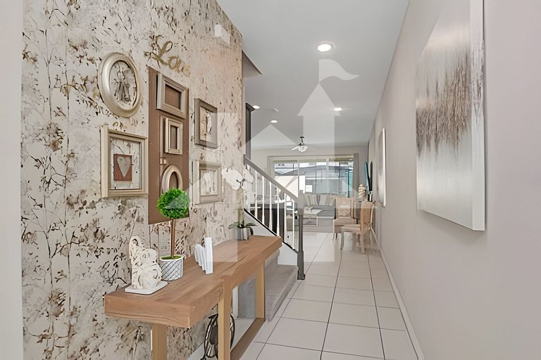 4U - SL1598 · 5BD/4.5BA Luxury Solara Resort