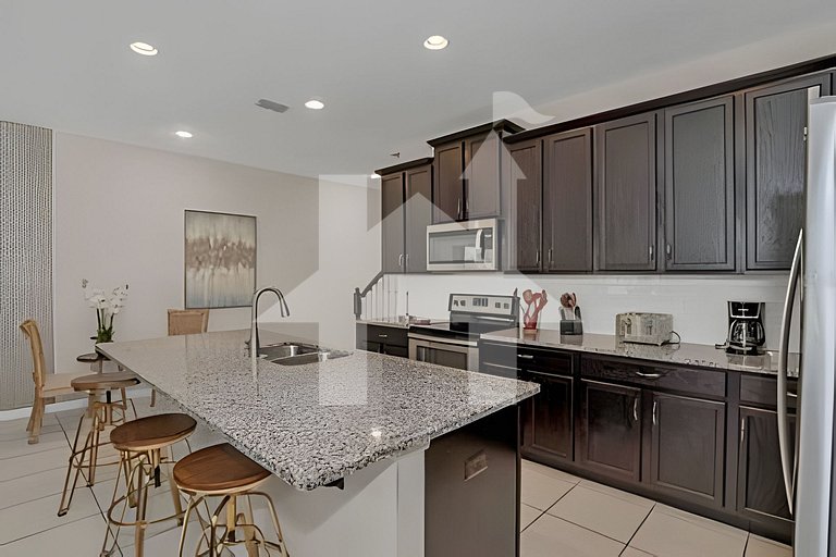 5BD/4.5BA Luxury Solara Resort
