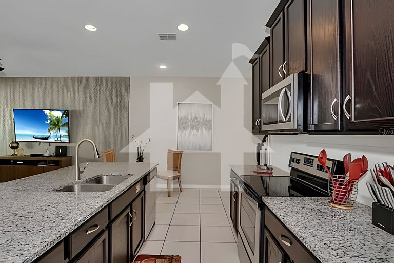 5BD/4.5BA Luxury Solara Resort