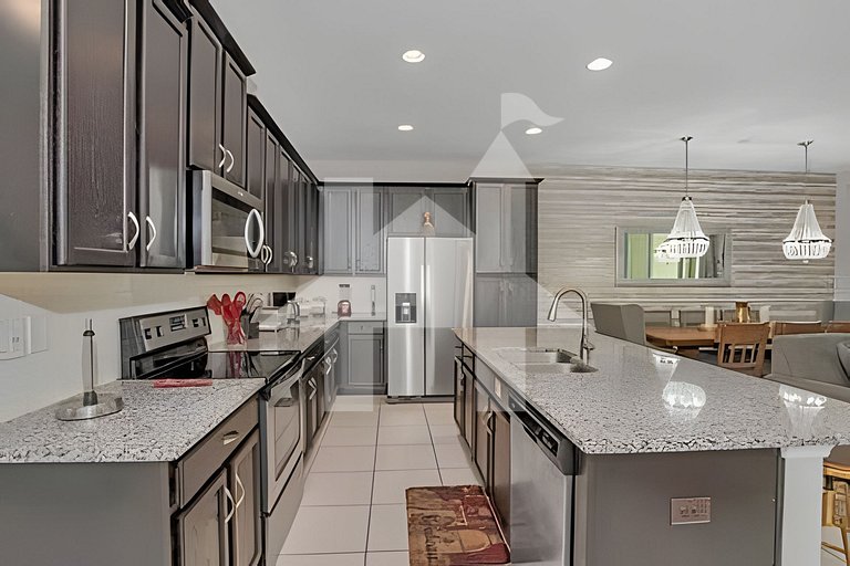 4U - SL1598 · 5BD/4.5BA Luxury Solara Resort