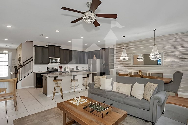 4U - SL1598 · 5BD/4.5BA Luxury Solara Resort