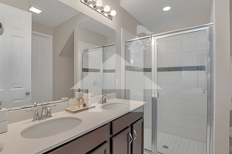 5BD/4.5BA Luxury Solara Resort