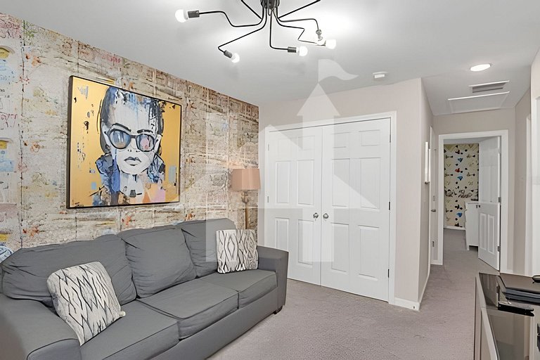 4U - SL1598 · 5BD/4.5BA Luxury Solara Resort