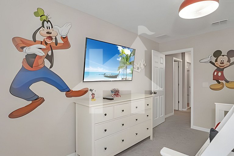 Vacation Home Near Disney, 5 bedrooms