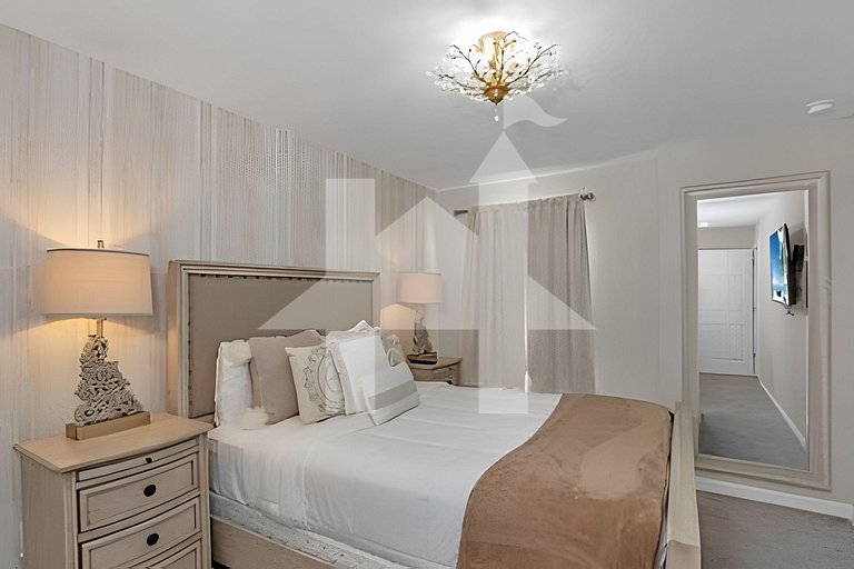5BD/4.5BA Luxury Solara Resort