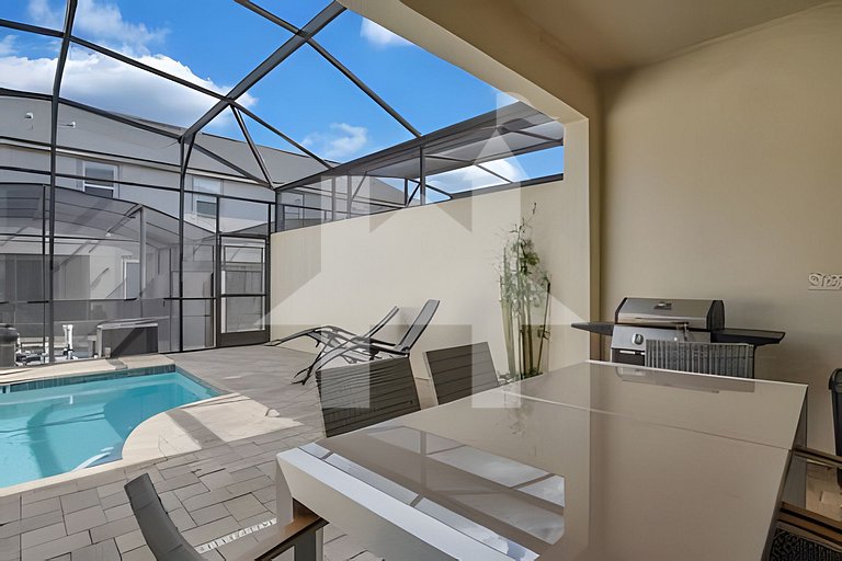 4U - SL1598 · 5BD/4.5BA Luxury Solara Resort