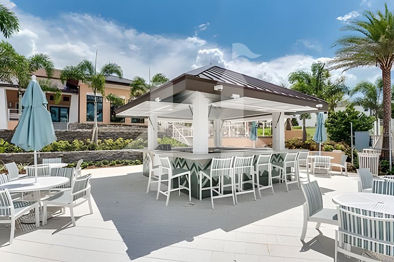 4U - SL1598 · 5BD/4.5BA Luxury Solara Resort