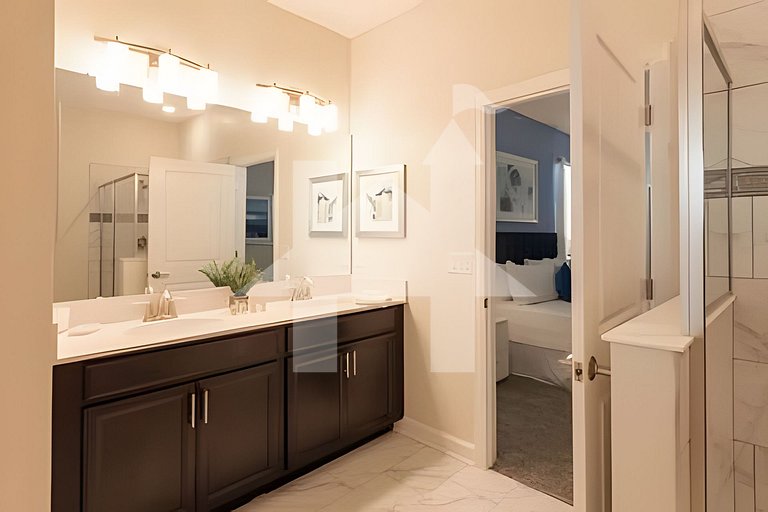 Spacious 8BR Retreat with Private Pool at CG