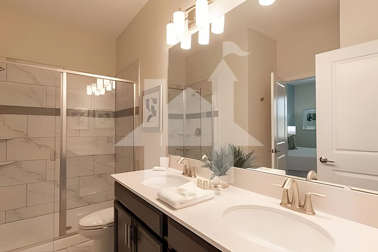 Spacious 8BR Retreat with Private Pool at CG