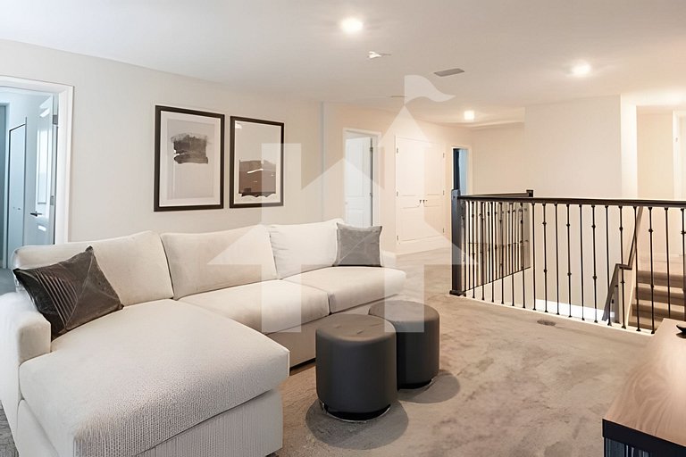 Spacious 8BR Retreat with Private Pool at CG
