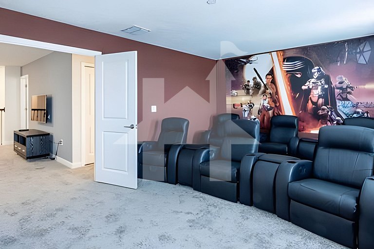 Vacation Home Near Disney, 8 bedrooms