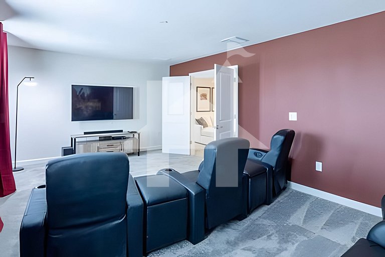 UNE - CGH8 8850 · Spacious 8BR Retreat with Private Pool at