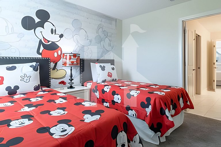Vacation Home Near Disney, 8 bedrooms