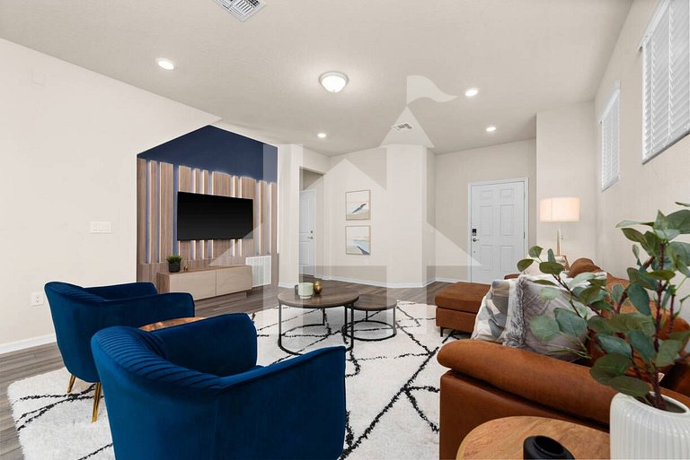 5BR Home with Private Pool
