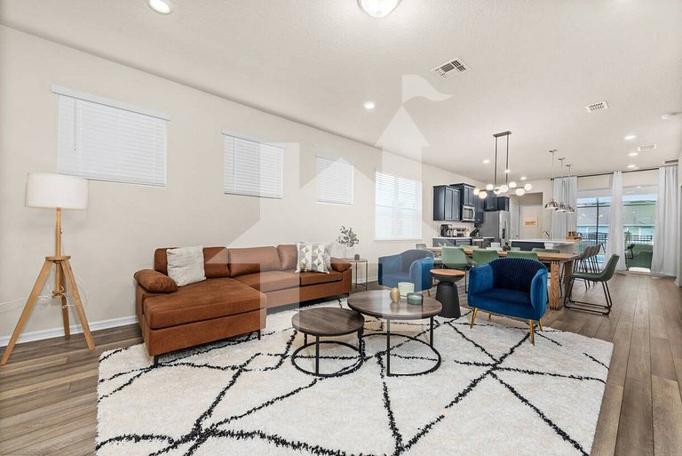 5BR Home with Private Pool