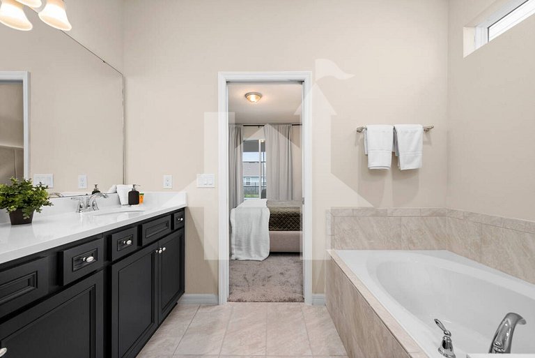 5BR Home with Private Pool
