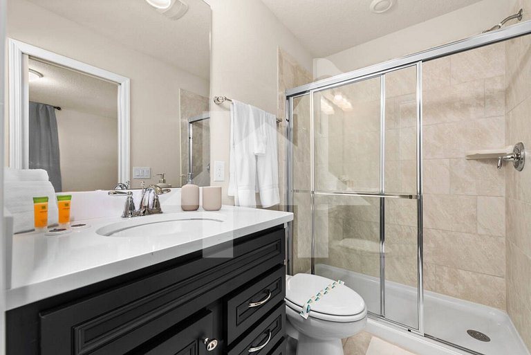 5BR Home with Private Pool