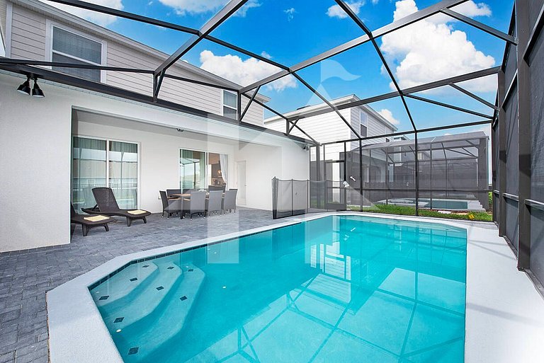 5BR Home with Private Pool