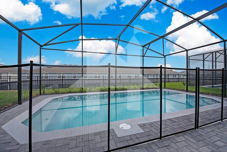 5BR Home with Private Pool