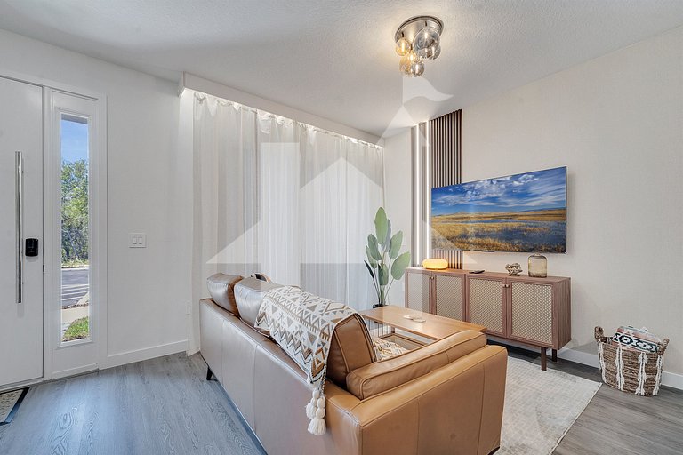 3BR Home Near Disney w/ Office & Fun Corner