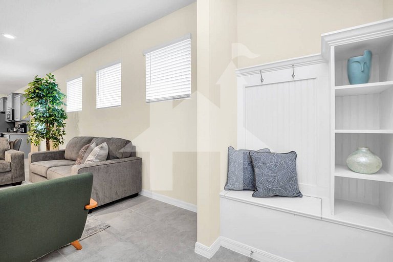 5BR Villa w/ Pool near Disney & Clubhouse