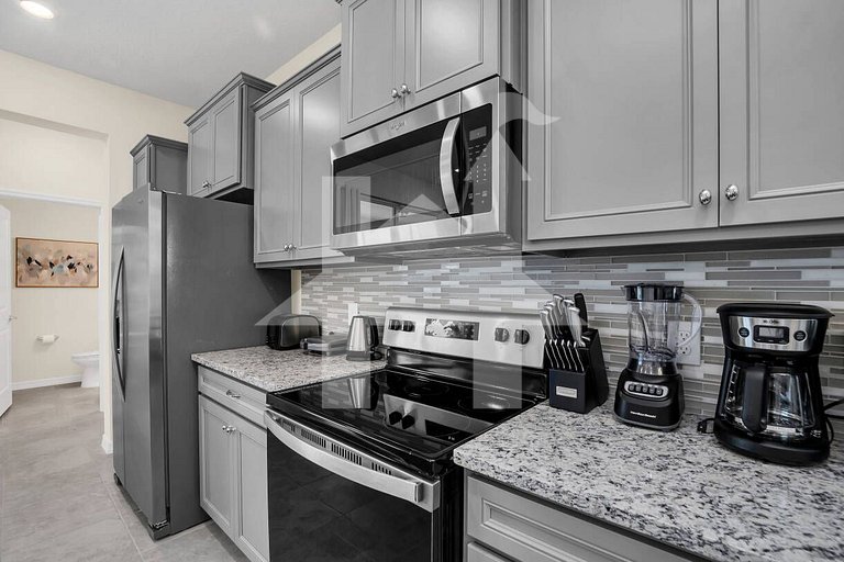 5BR Villa w/ Pool near Disney & Clubhouse
