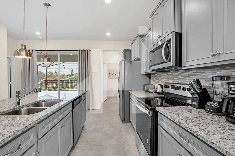 5BR Villa w/ Pool near Disney & Clubhouse