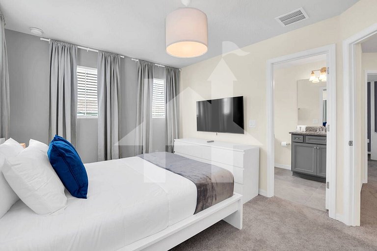 5BR Villa w/ Pool near Disney & Clubhouse