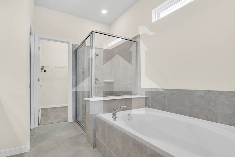 5BR Villa w/ Pool near Disney & Clubhouse