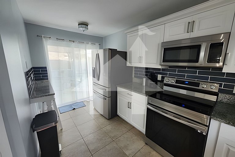 SVH - 3137 · Lakeview Pool Villa, 3BD/2BA 10 min to Disney!