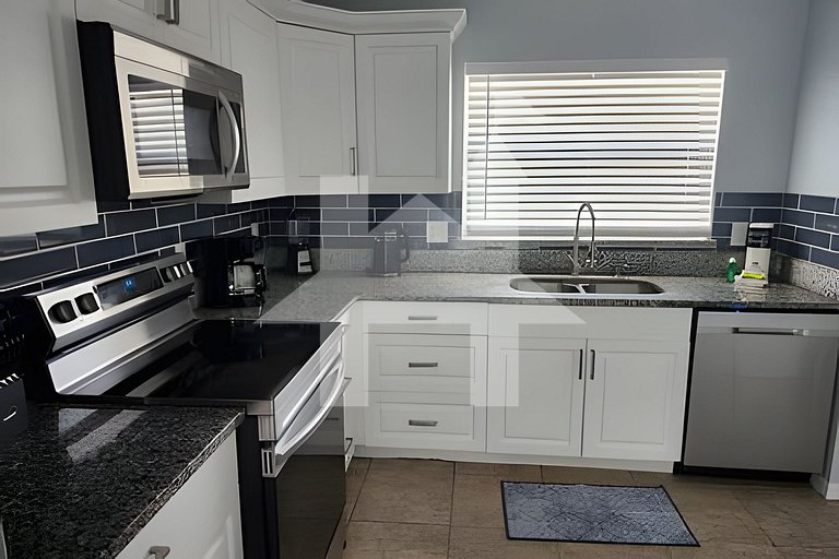 SVH - 3137 · Lakeview Pool Villa, 3BD/2BA 10 min to Disney!