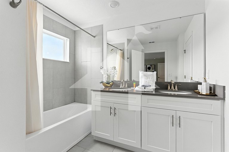Townhouse 4Q Storey Lake com Piscina